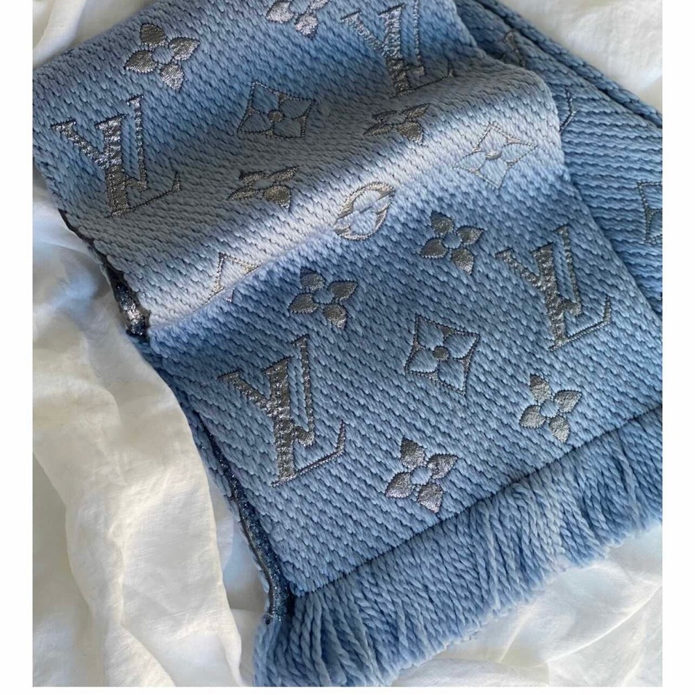 Brand new Louis Vuitton  logomania shine scarf